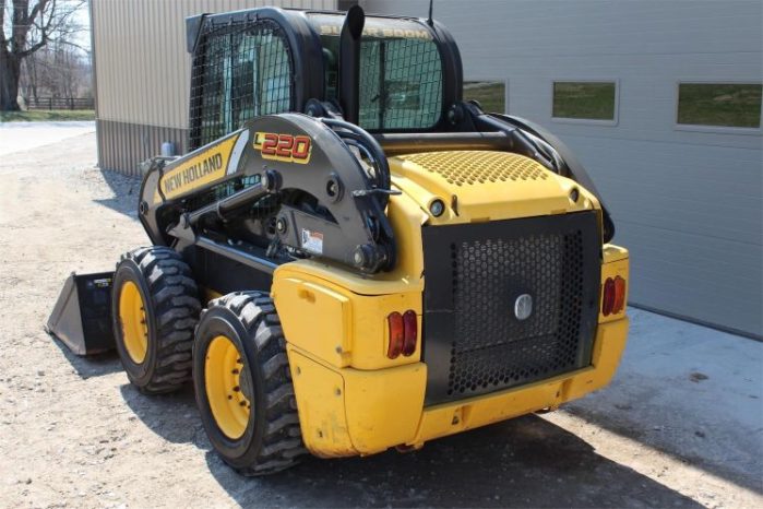2011 New Holland L220 full