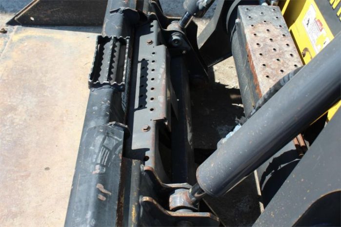 2011 New Holland L220 full