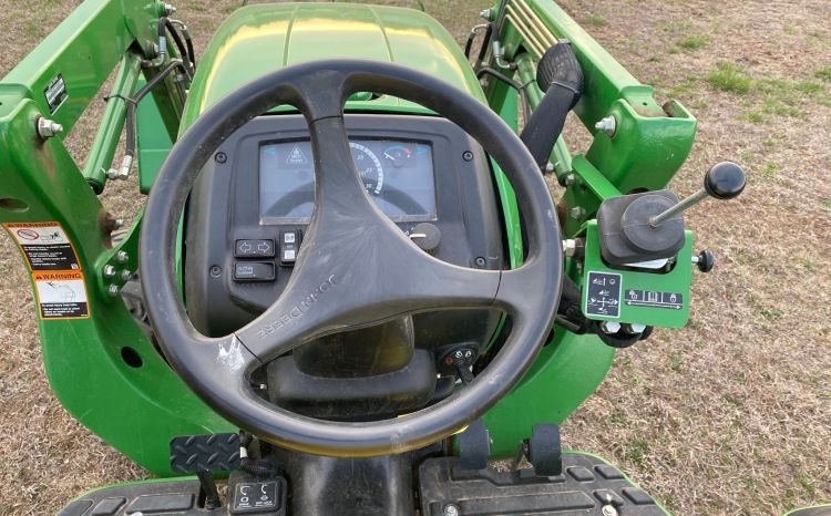 2017 John Deere 3032E full