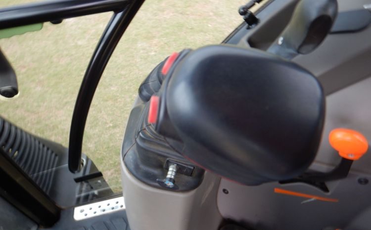 2017 Case IH Farmall 110C full