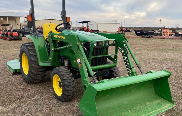 2017 John Deere 3032E full