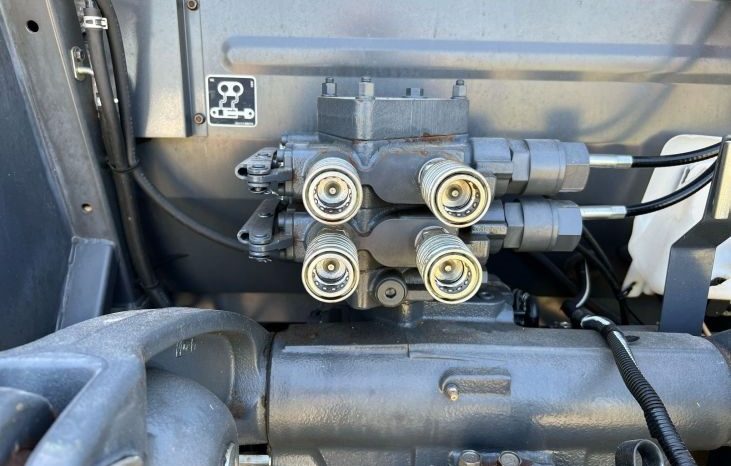 2017 Kubota M6-111 full