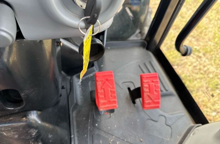 2016 New Holland Boomer 37 full