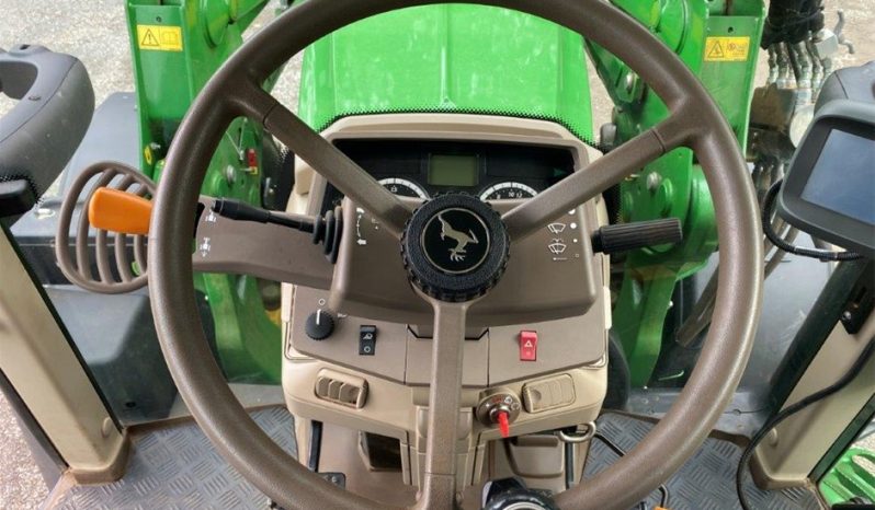 2017 John Deere 6125M 4WD full