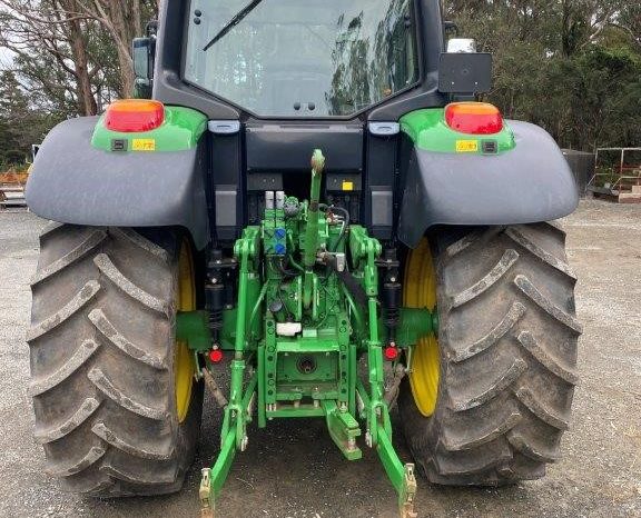 2017 John Deere 6125M 4WD full