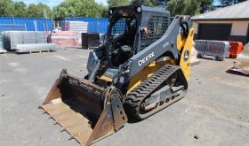 2017 John Deere 317G